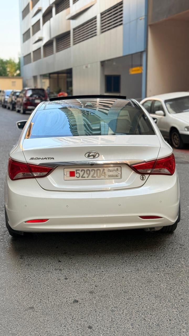 Manama, Vehicles, Cars & Trucks , BHD 2100,  Hyundai Sonata,  2014,  Automatic,  173 KM,