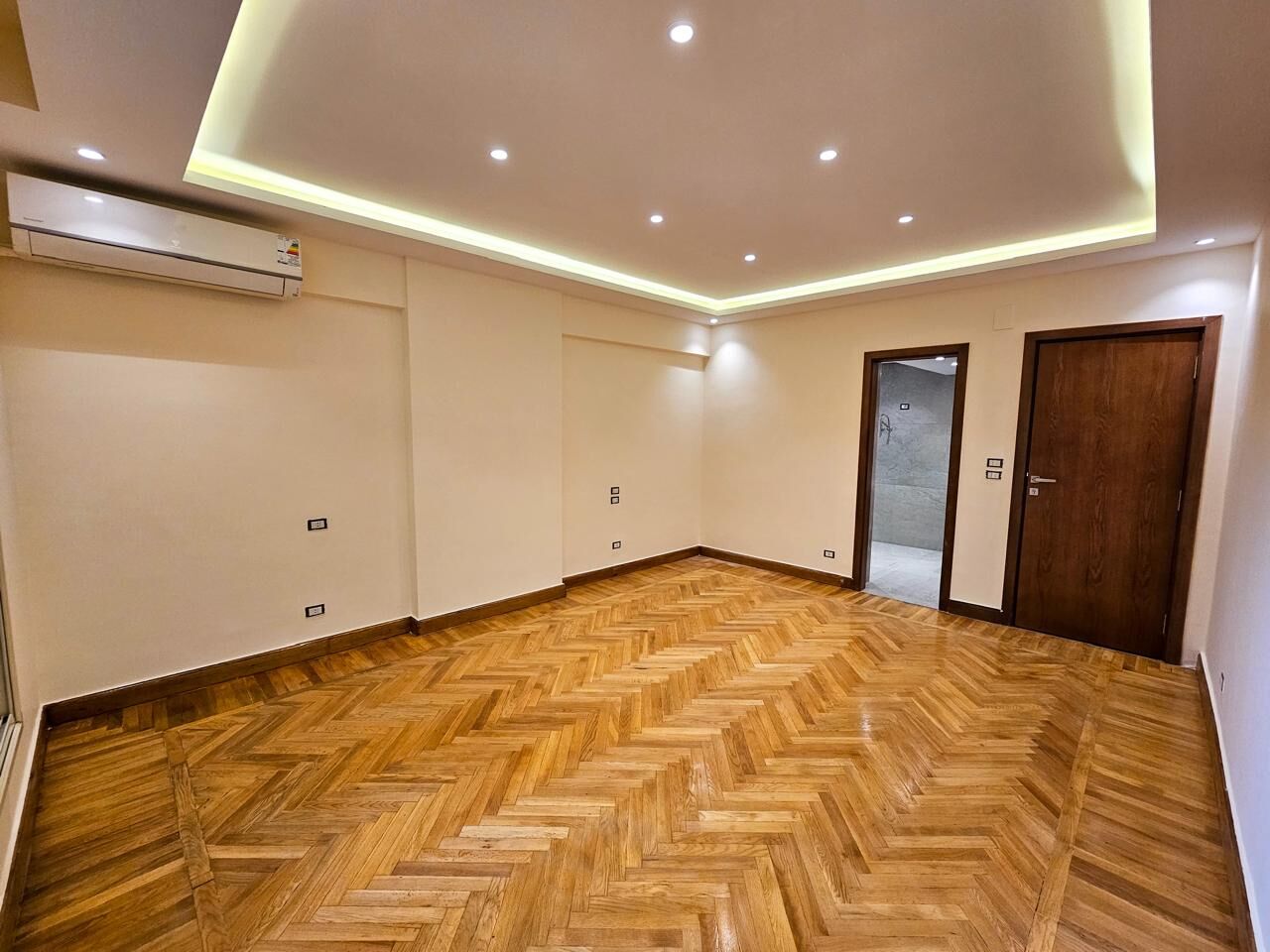 Zamalek, Apartments, Flats, Houses & Villas, USD 5000/month,  3 BR,  280 Sq. Meter,  5943-  Nile View Apartment For Rent In Zamalek, Cairo