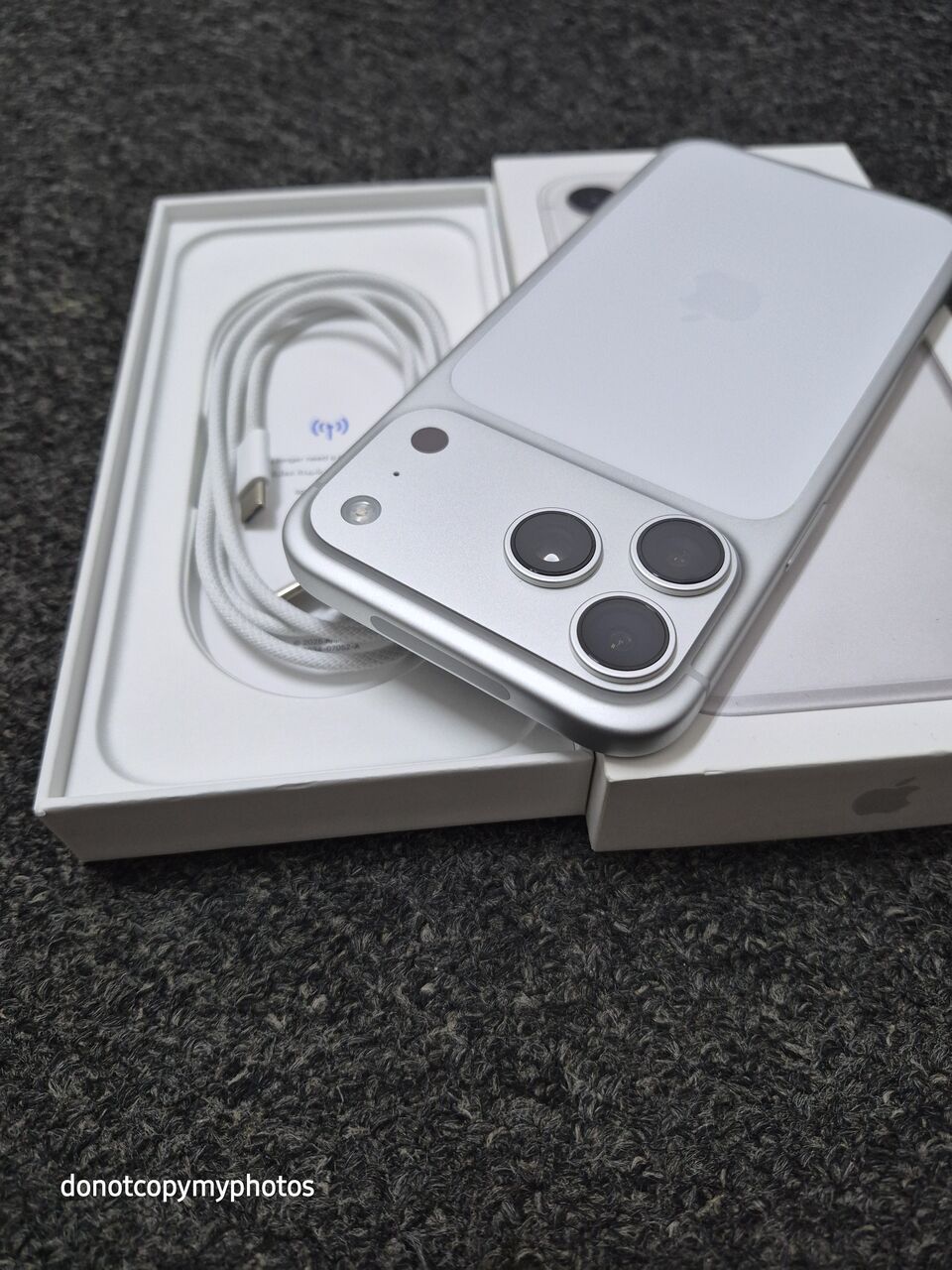 Al Rahmaniyah, Mobile Phones, SAR 4350,  IPhone 17 Pro Max 256gb Silver