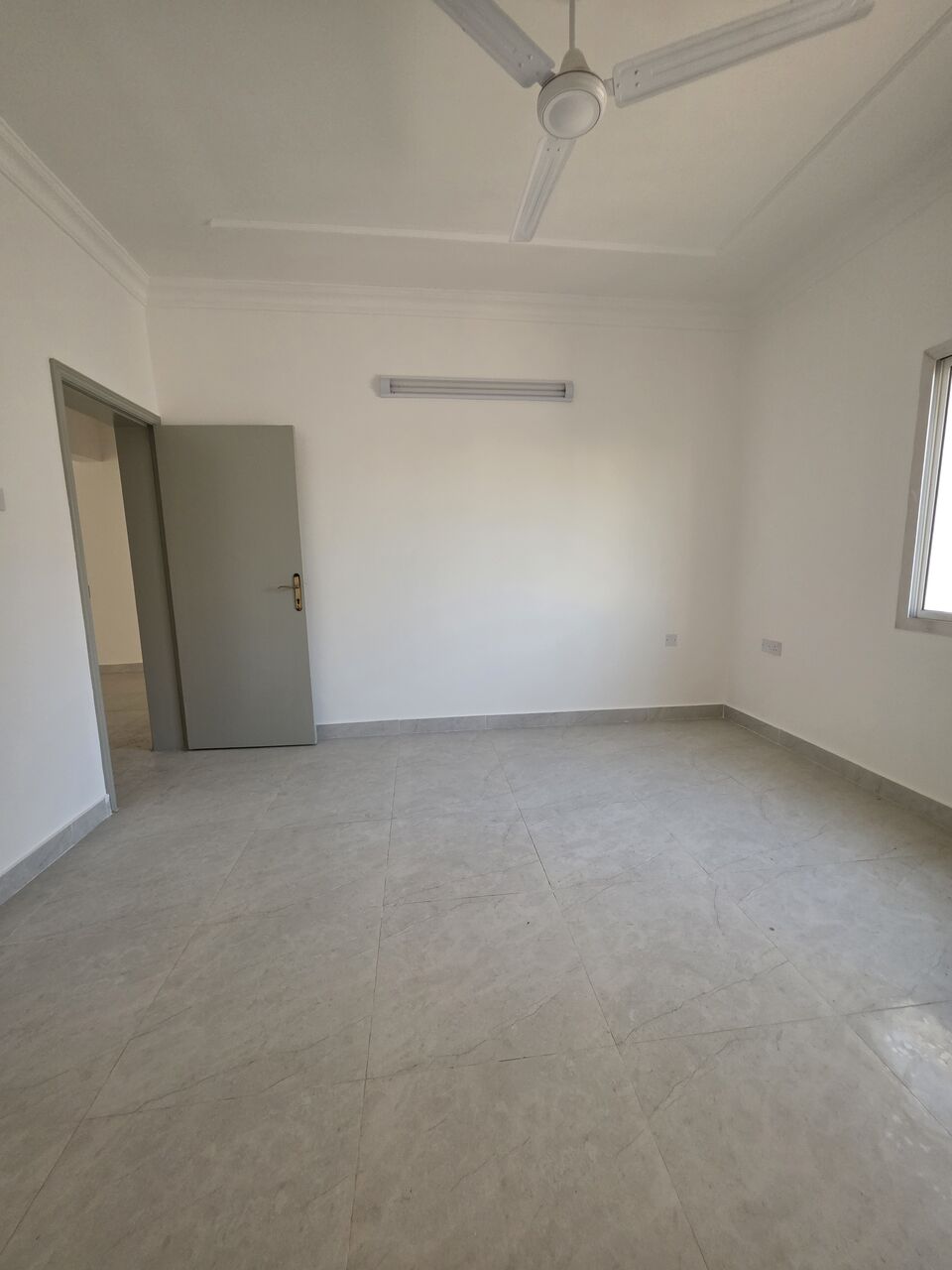 Zinj, Apartments, Flats, Houses & Villas, BHD 170/month,  2 BR,  @2BATHROOM Hall Kitchen Without Electricity Car Parking