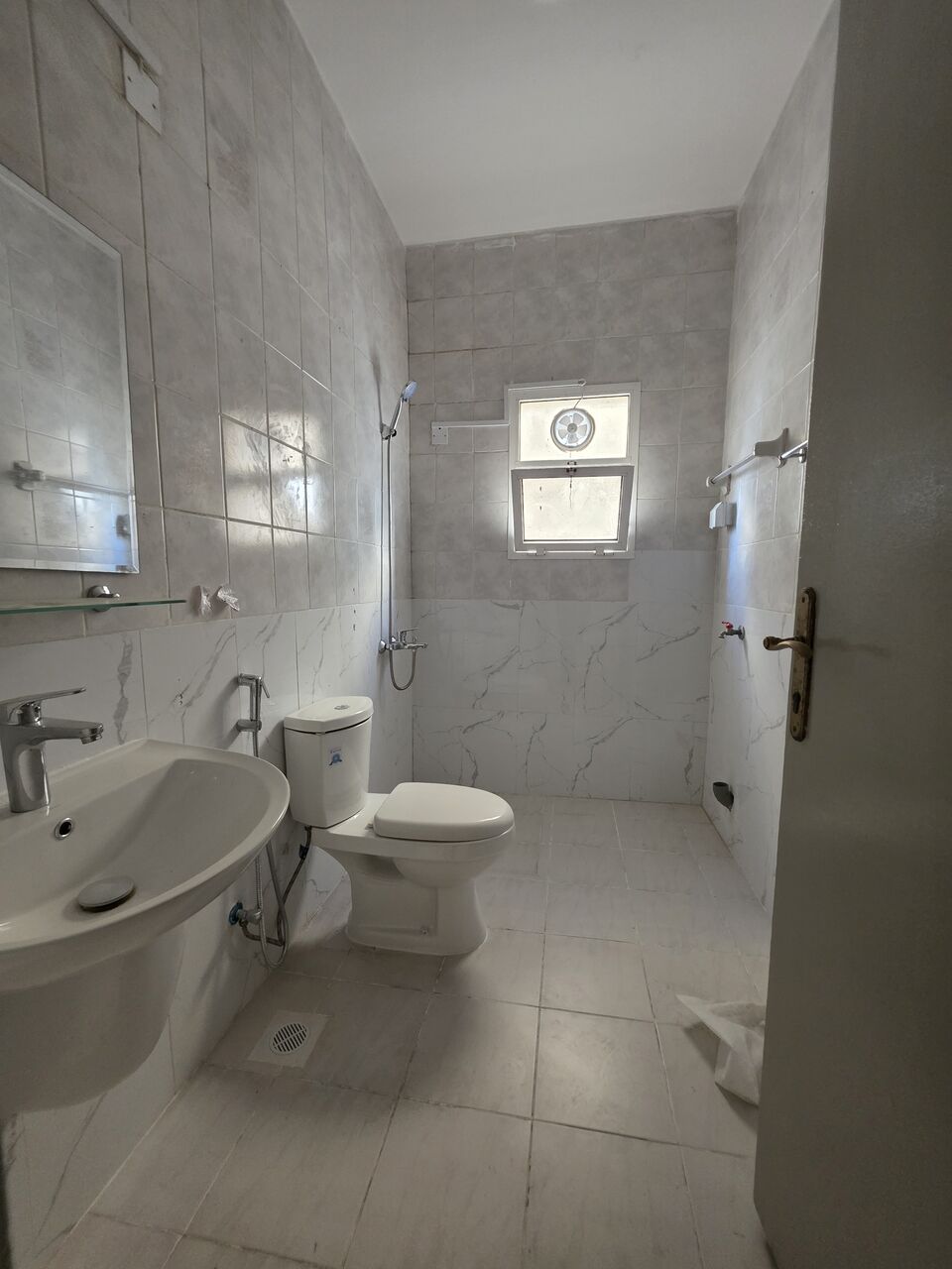 Zinj, Apartments, Flats, Houses & Villas, BHD 170/month,  2 BR,  @2BATHROOM Hall Kitchen Without Electricity Car Parking
