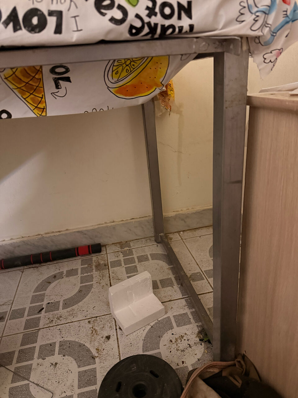 Riyadh, Furniture, SAR 50,  Metal Table For Sale