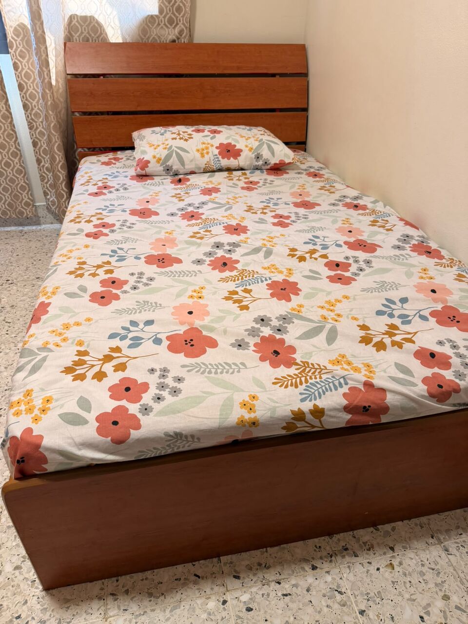 Jeddah, Furniture, SAR 400,  Brand New Coat And Bed -SR-400