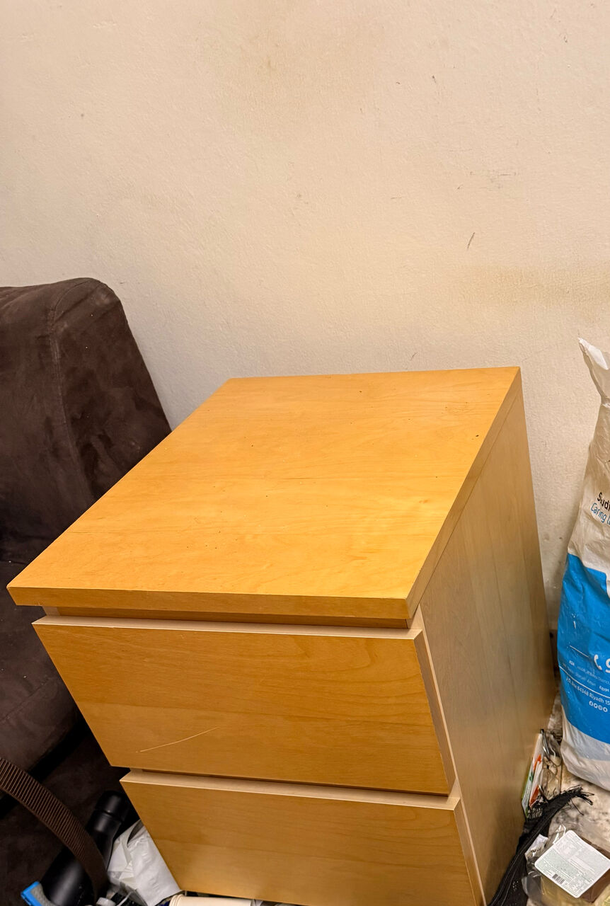Riyadh, Furniture, SAR 100,  🪵 Wooden 3-Drawer Chest – Like New!