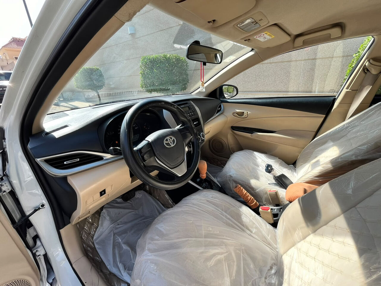 Riyadh, Vehicles, Cars & Trucks , SAR 2000,  Toyota Yaris,  2019,  Automatic,  300000 KM,  For Rent -   - Perfect For City Driving In Riyadh!