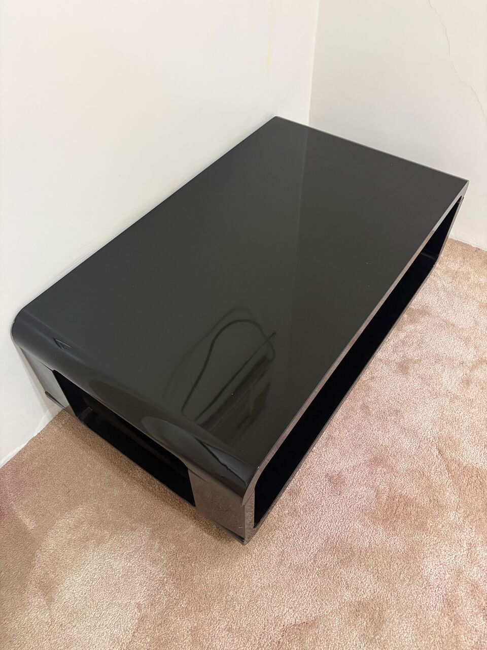 Dammam, Furniture, SAR 1500,  Gloss Black Coffee Table & Storage Cabinet Sold As Set! Final Exit. Serious Buyers Only!