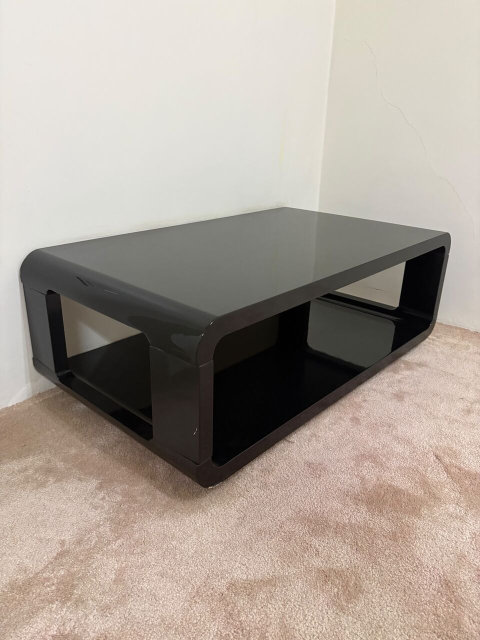 Dammam, Furniture, SAR 1500,  Gloss Black Coffee Table & Storage Cabinet Sold As Set! Final Exit. Serious Buyers Only!