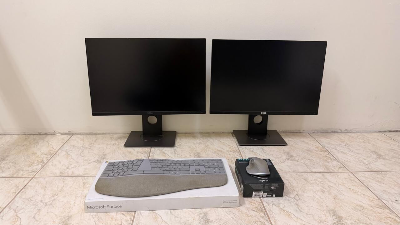 Jubail, Computers, SAR 600,  Two DELL Screens With Keyboard And Mouse Set