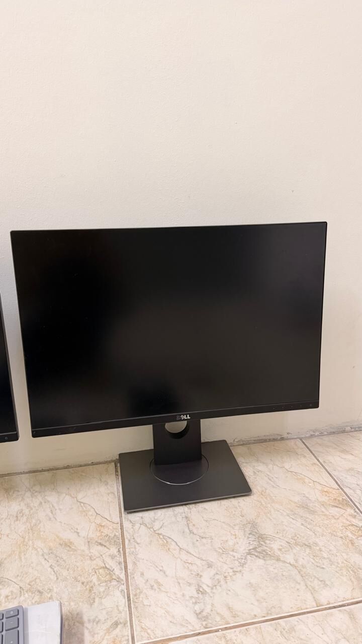 Jubail, Computers, SAR 600,  Two DELL Screens With Keyboard And Mouse Set