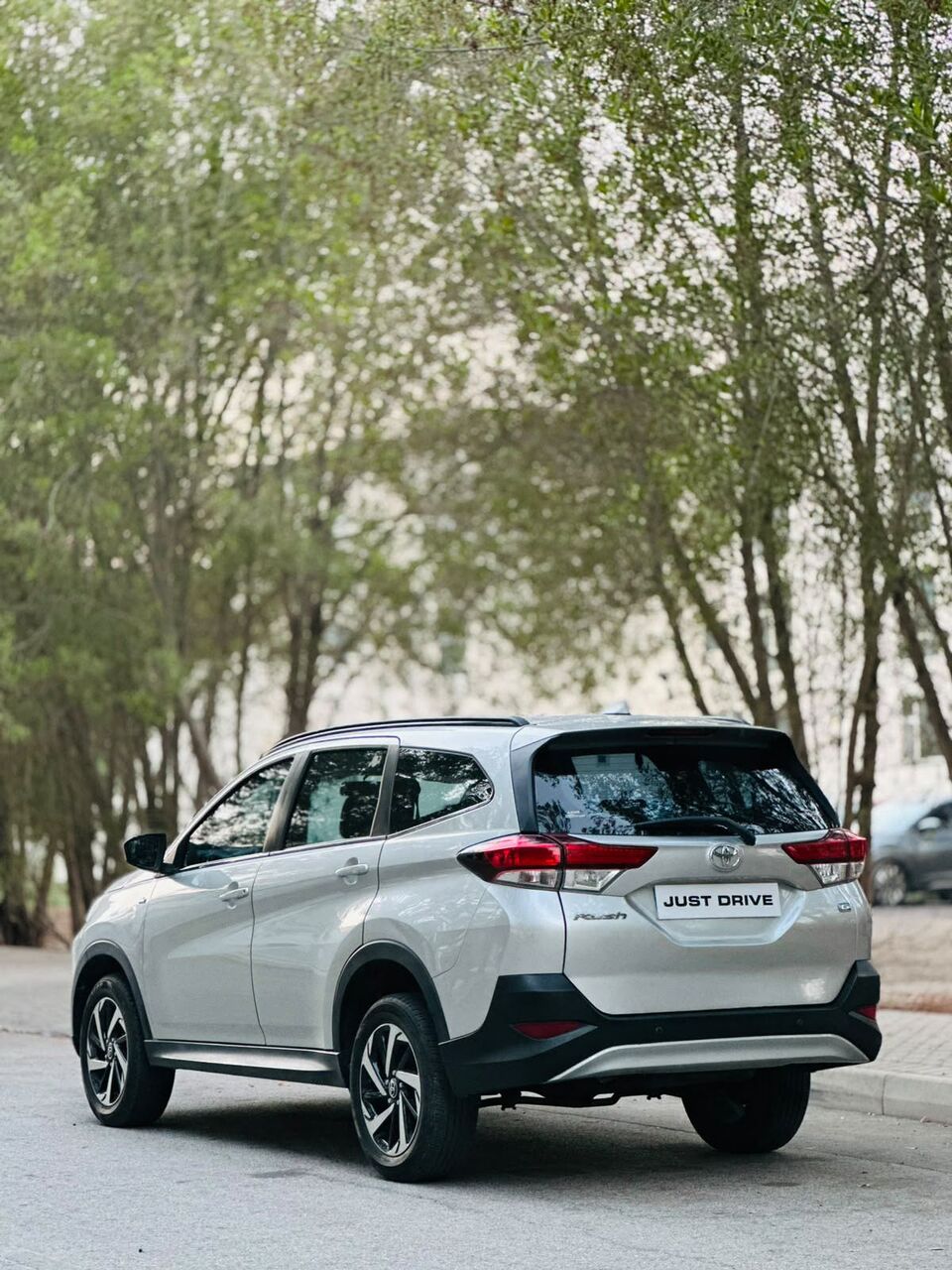 Segaya, Vehicles, Cars & Trucks , BHD 4950,  TOYOTA RUSH,  2023,  Automatic,  80000 KM,    MODEL WELL MAINTAINED 7 SEATER FAMILY SUV CALL OR WHATSAPP ON 35400768