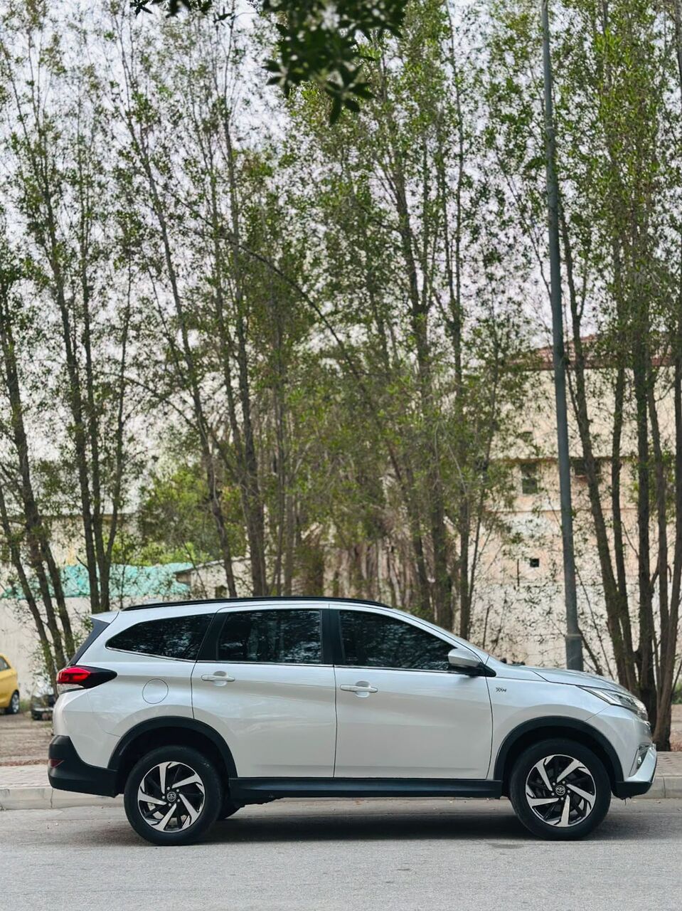 Segaya, Vehicles, Cars & Trucks , BHD 4950,  TOYOTA RUSH,  2023,  Automatic,  80000 KM,    MODEL WELL MAINTAINED 7 SEATER FAMILY SUV CALL OR WHATSAPP ON 35400768