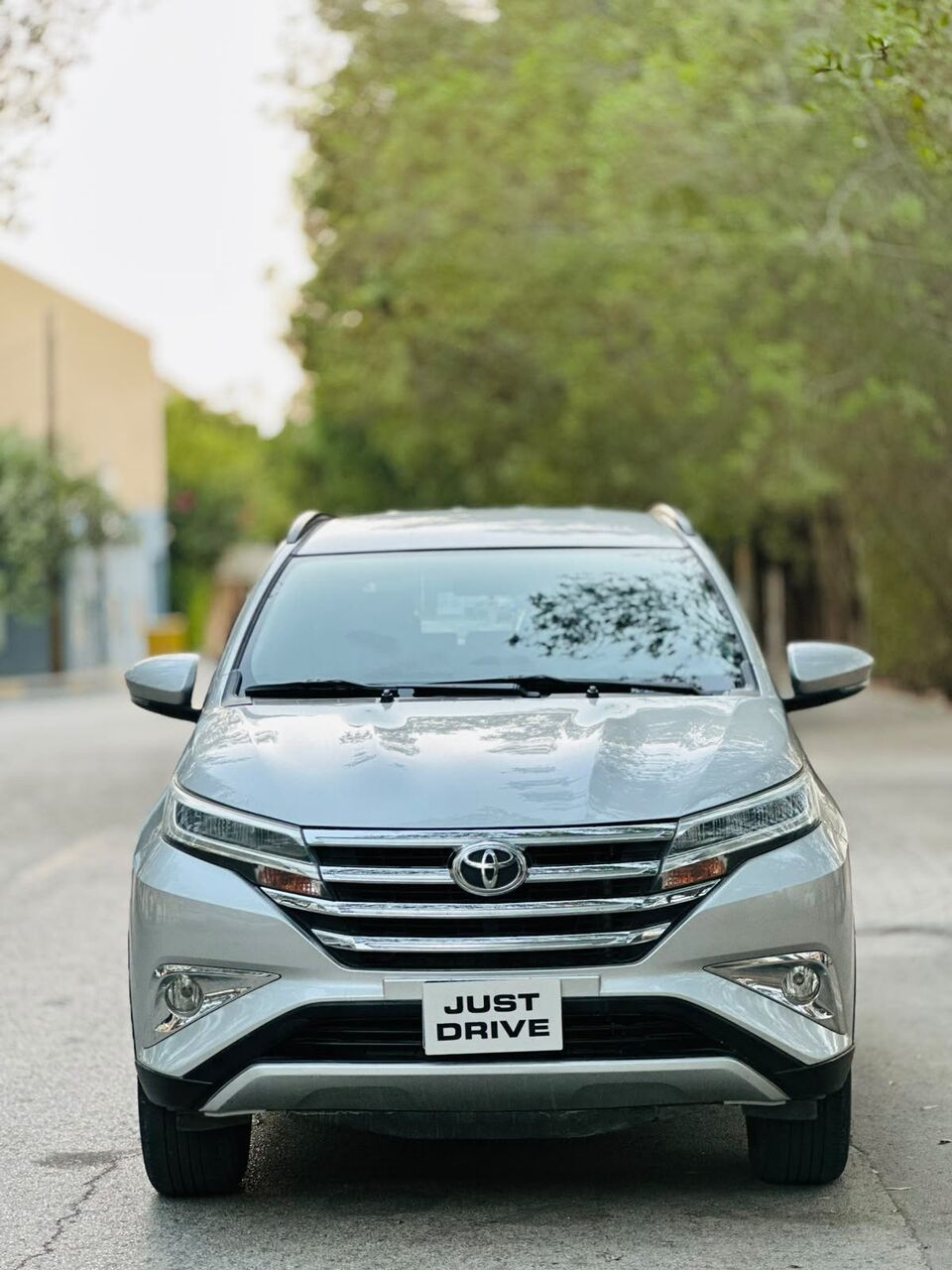 Segaya, Vehicles, Cars & Trucks , BHD 4950,  TOYOTA RUSH,  2023,  Automatic,  80000 KM,    MODEL WELL MAINTAINED 7 SEATER FAMILY SUV CALL OR WHATSAPP ON 35400768