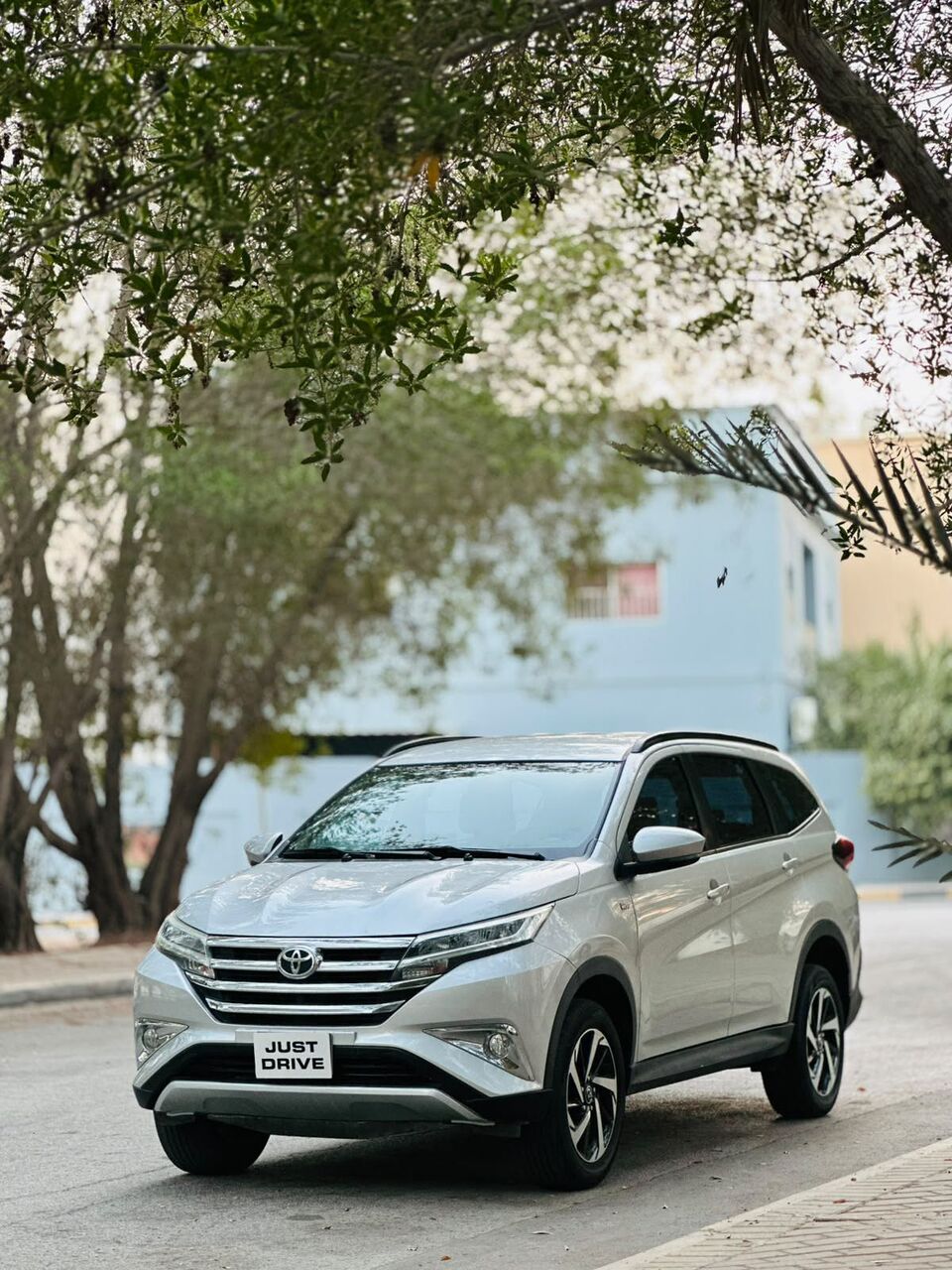 Segaya, Vehicles, Cars & Trucks , BHD 4950,  TOYOTA RUSH,  2023,  Automatic,  80000 KM,    MODEL WELL MAINTAINED 7 SEATER FAMILY SUV CALL OR WHATSAPP ON 35400768
