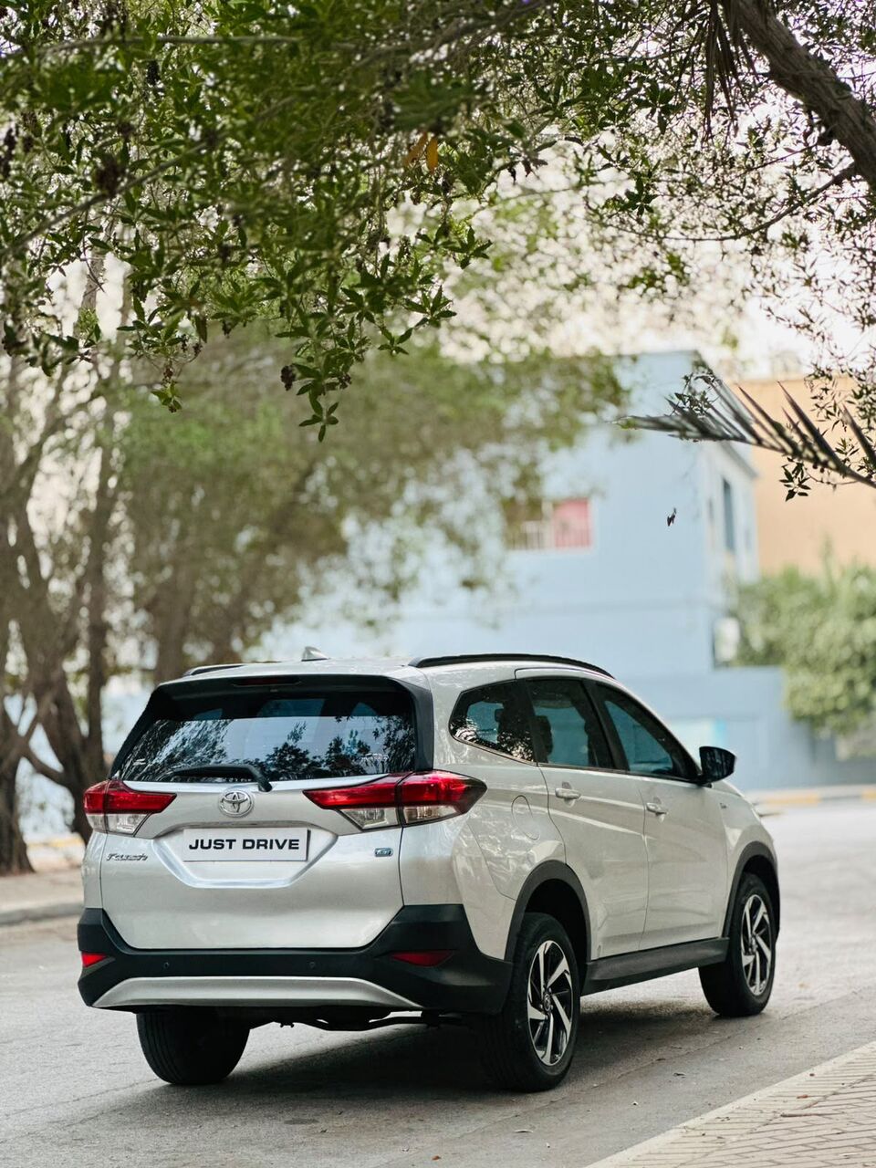 Segaya, Vehicles, Cars & Trucks , BHD 4950,  TOYOTA RUSH,  2023,  Automatic,  80000 KM,    MODEL WELL MAINTAINED 7 SEATER FAMILY SUV CALL OR WHATSAPP ON 35400768