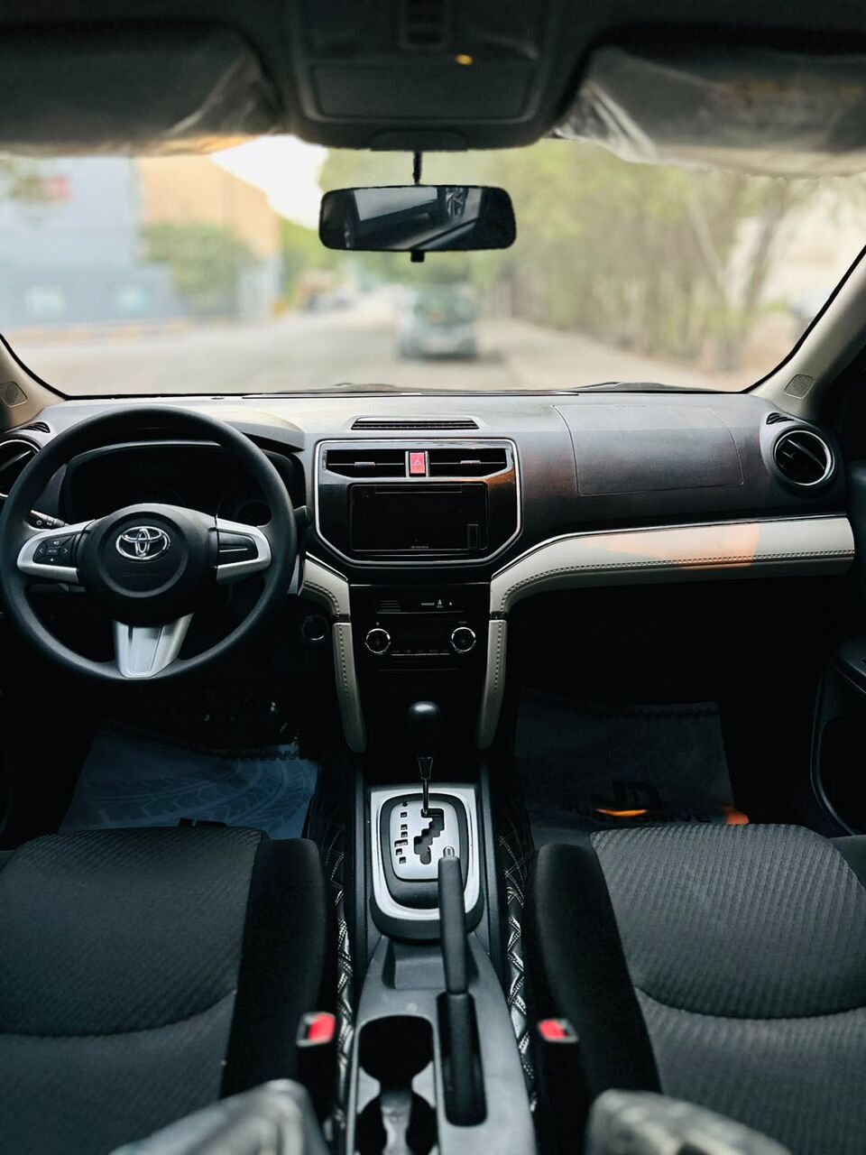 Segaya, Vehicles, Cars & Trucks , BHD 4950,  TOYOTA RUSH,  2023,  Automatic,  80000 KM,    MODEL WELL MAINTAINED 7 SEATER FAMILY SUV CALL OR WHATSAPP ON 35400768