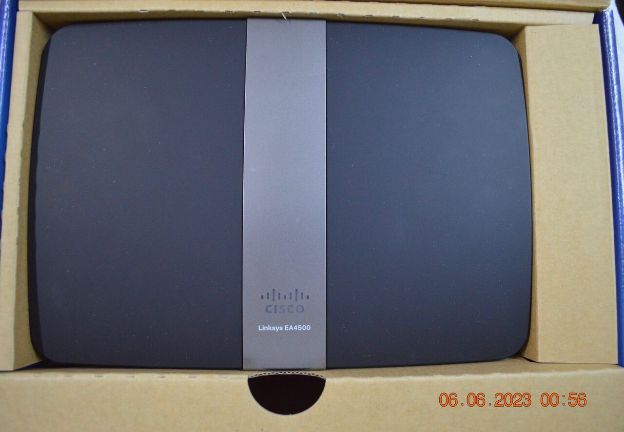 Muscat, Electronics, OMR 15,  Linksys EA4500 Dual-Band N900 Router