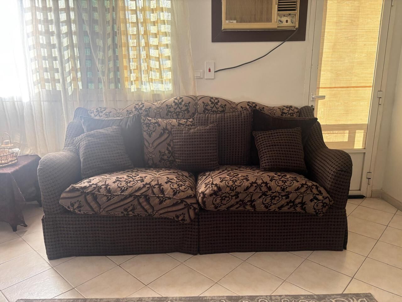 Jeddah, Furniture, SAR 400,  7 Seater Sofa Set + Carpet For Sale
