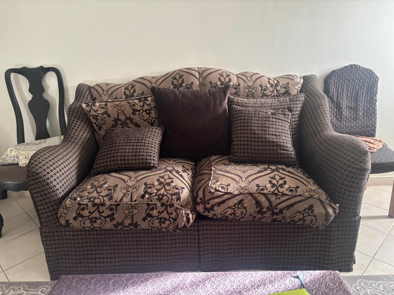 Jeddah, Furniture, SAR 400,  7 Seater Sofa Set + Carpet For Sale
