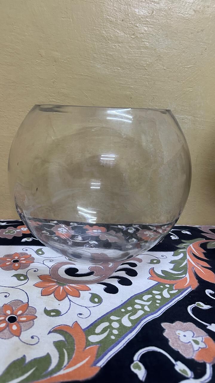 Hara, Household Items, SAR 25,  Clear Round Glass Bowl / Fish Bowl / Terrarium Pot For Sale