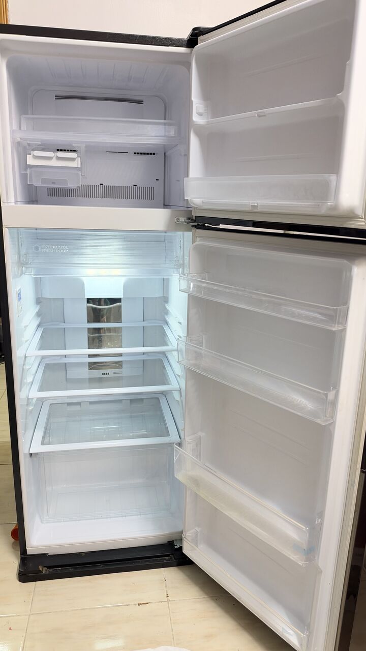 Ghirnatah, Appliances, SAR 650,  Sharp 400L / 13.8 Cu.Ft. Inverter Refrigerator &ndash; Excellent Working Condition