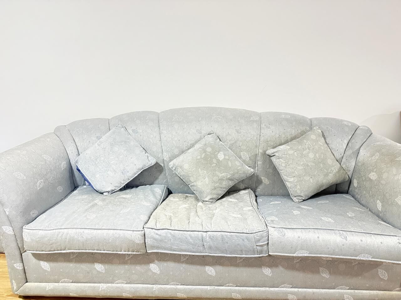 Riyadh, Furniture, SAR 800,  Sofa For Sale