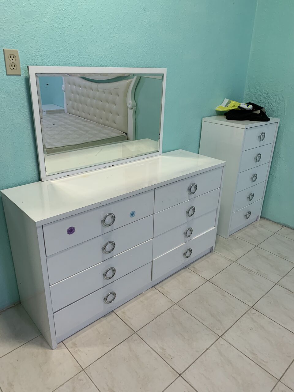 Jubail, Furniture, SAR 1000,  King Size Complete Bed Set & Sofa Set For Sale
