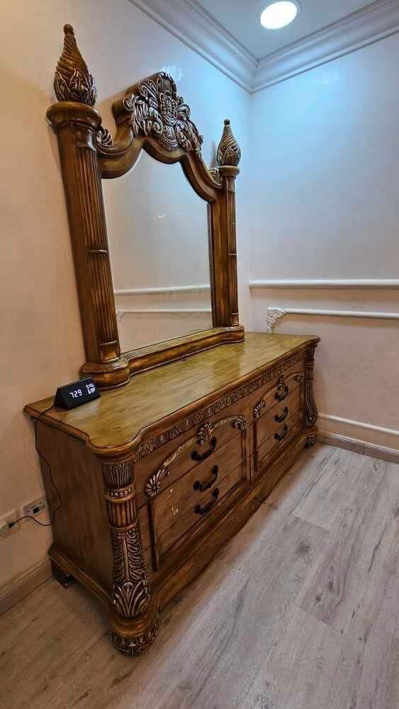 Dammam, Furniture, SAR 1500,  Heavy Antique Bed Set For Sale