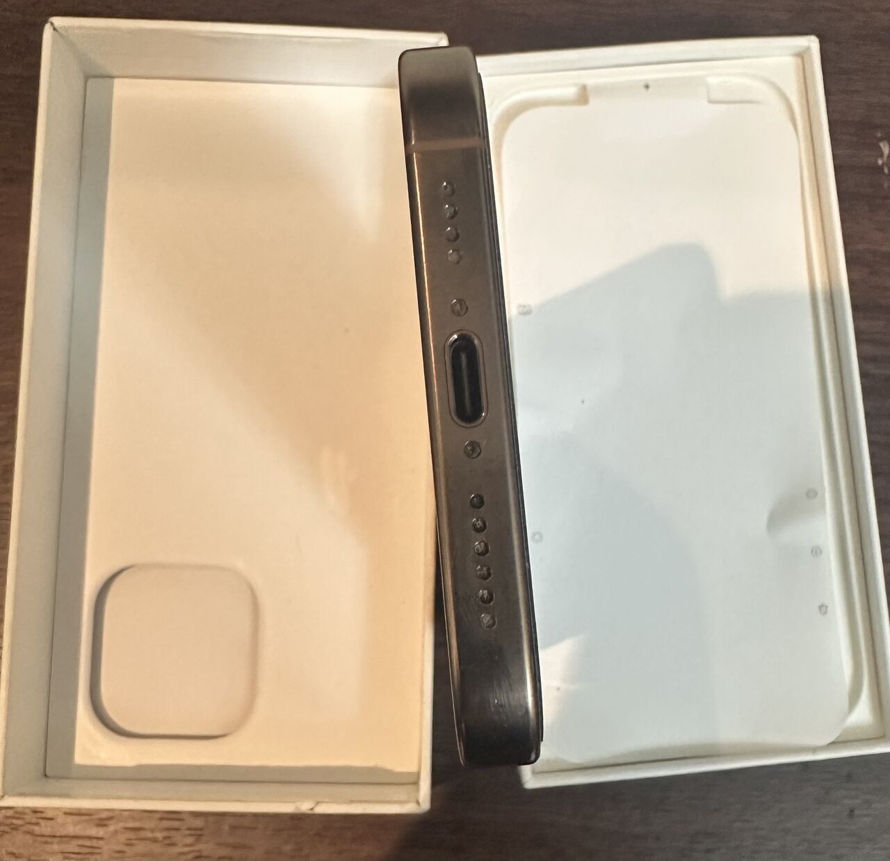 Riyadh, Mobile Phones, SAR 3500,  Iphone 16 Pro Max Gold 265Gb