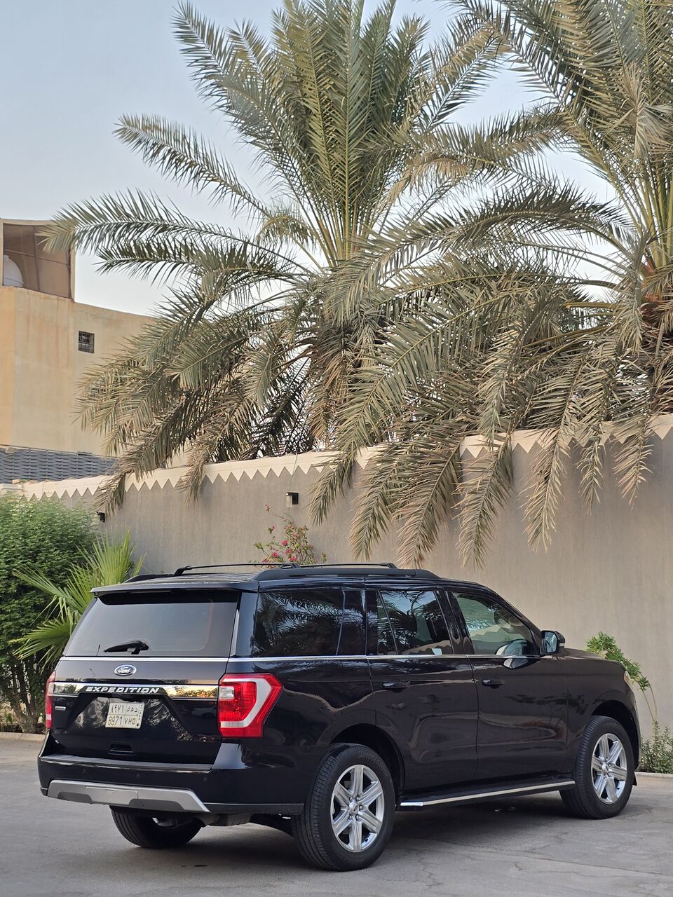Riyadh, Vehicles, Cars & Trucks , SAR 129000,  FORD EXPEDITION XLT2 4x4,  2021,  Automatic,  99000 KM,  FULL OPTION