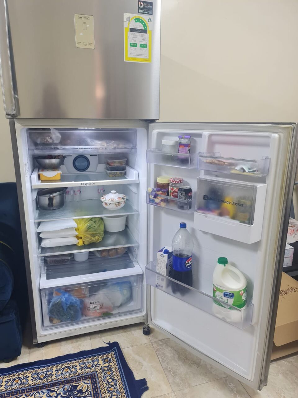 Jubail, Furniture, SAR 1500,  Samsung Fridge And Wodden Round Dining Table For Sale