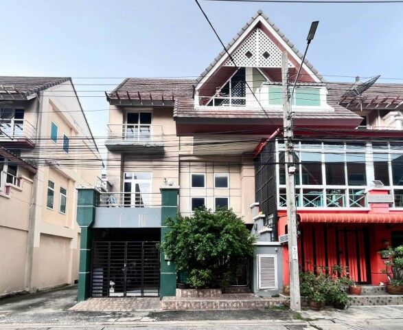 Bangkok, Real Estate For Sale, THB 3990000,  3 BR,  23 Sq. Feet,  โครงการเมอริท เพลส ลาดพร้าว 87 ทาวน์