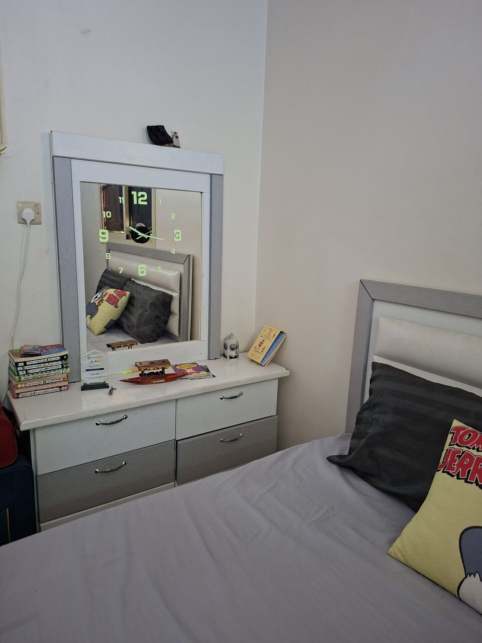 Riyadh, Household Items, SAR 500,  Complete Double Bedset For Sale