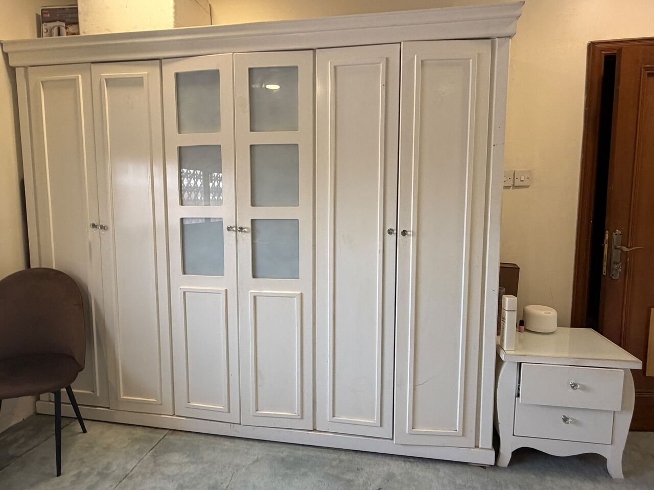 Dammam, Furniture, SAR 1800,  Complete Bedroom Set For Sale &ndash; King Size Bed, 6-Door Wardrobe, Dressing Table & Sidetable