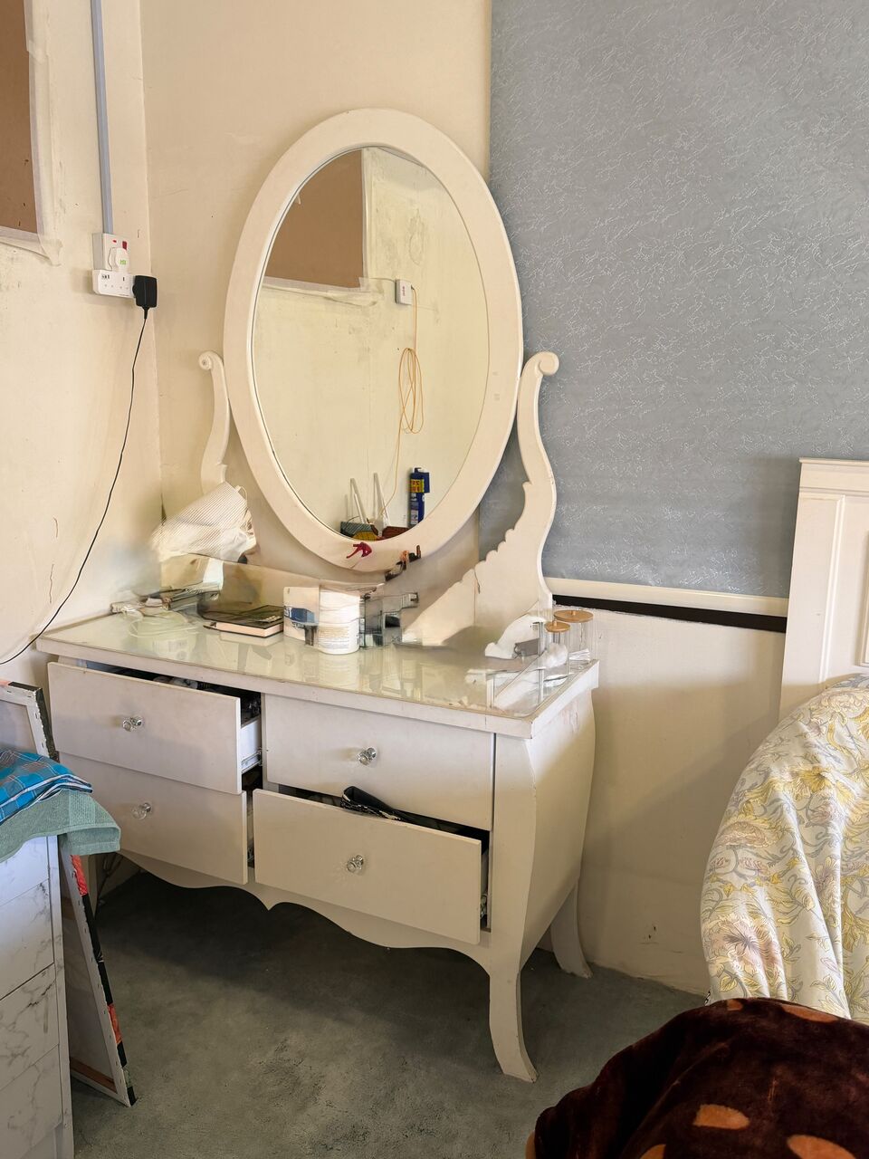 Dammam, Furniture, SAR 1800,  Complete Bedroom Set For Sale &ndash; King Size Bed, 6-Door Wardrobe, Dressing Table & Sidetable