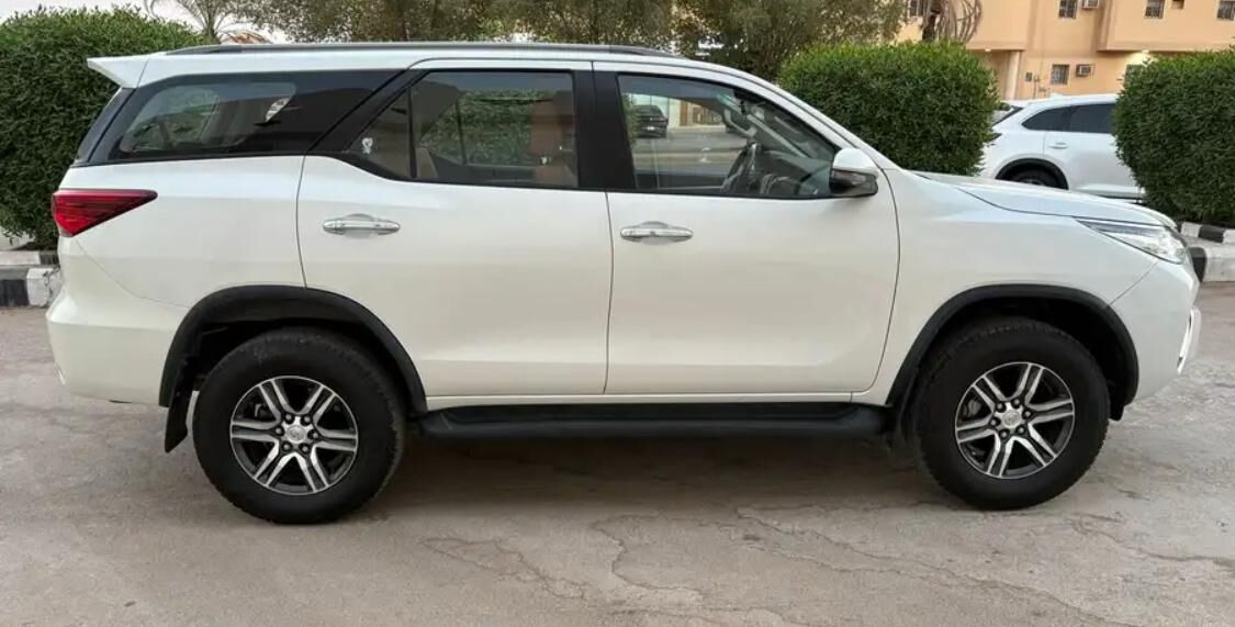 Riyadh, Vehicles, Cars & Trucks , SAR 95000,  TOYOTA FOTUNER,  2020,  Automatic,  60000 KM,  FULL OPTION V6 / 4 X 4 DRIVE D