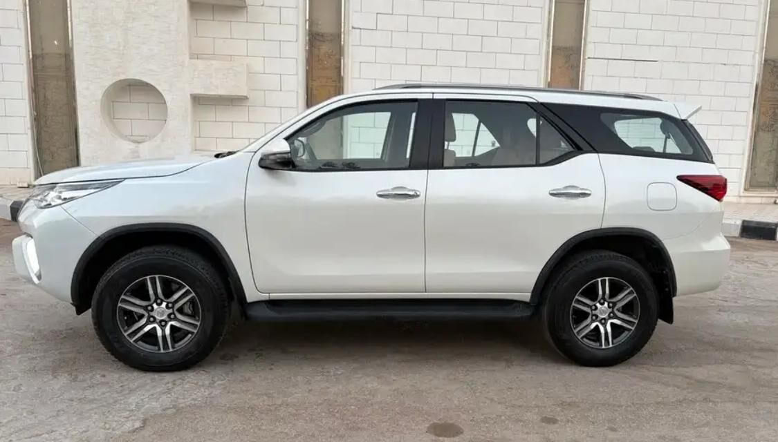 Riyadh, Vehicles, Cars & Trucks , SAR 95000,  TOYOTA FOTUNER,  2020,  Automatic,  60000 KM,  FULL OPTION V6 / 4 X 4 DRIVE E