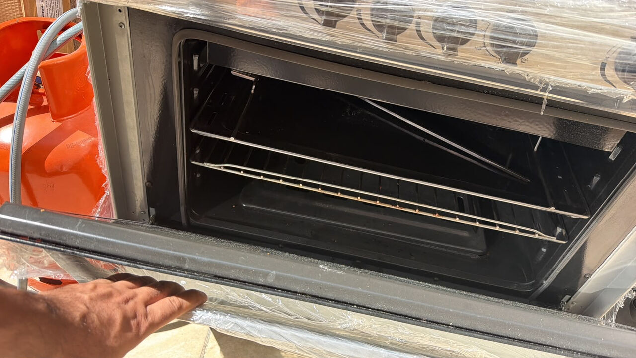 Riyadh, Appliances, SAR 700,  5 Burner Gas Stove With Oven For Sale With Washing Machine