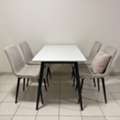 SAR 400,  4 Seater Dining Table, In Good Condition