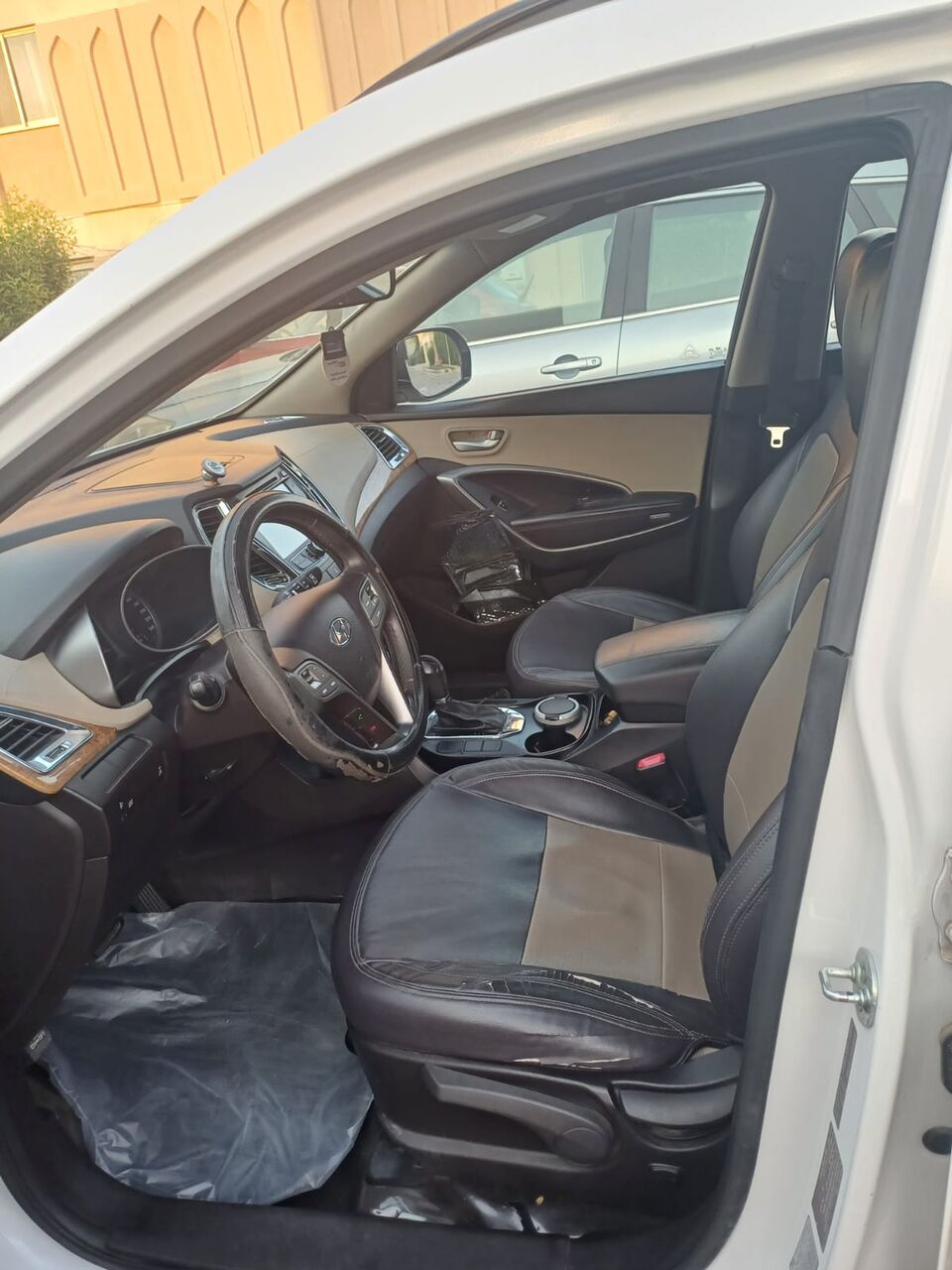 Khobar, Vehicles, Cars & Trucks , SAR 35000,  Hyundai Santa Fe,  2015,  Automatic,  196000 KM,   -4WD White