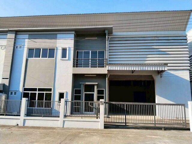 Bangkok, Villas, THB 78000,  99 Sq. Feet,  Warehouse/factory Rental, 800 Square Meters Of Living Space (2 Houses Available), Sai