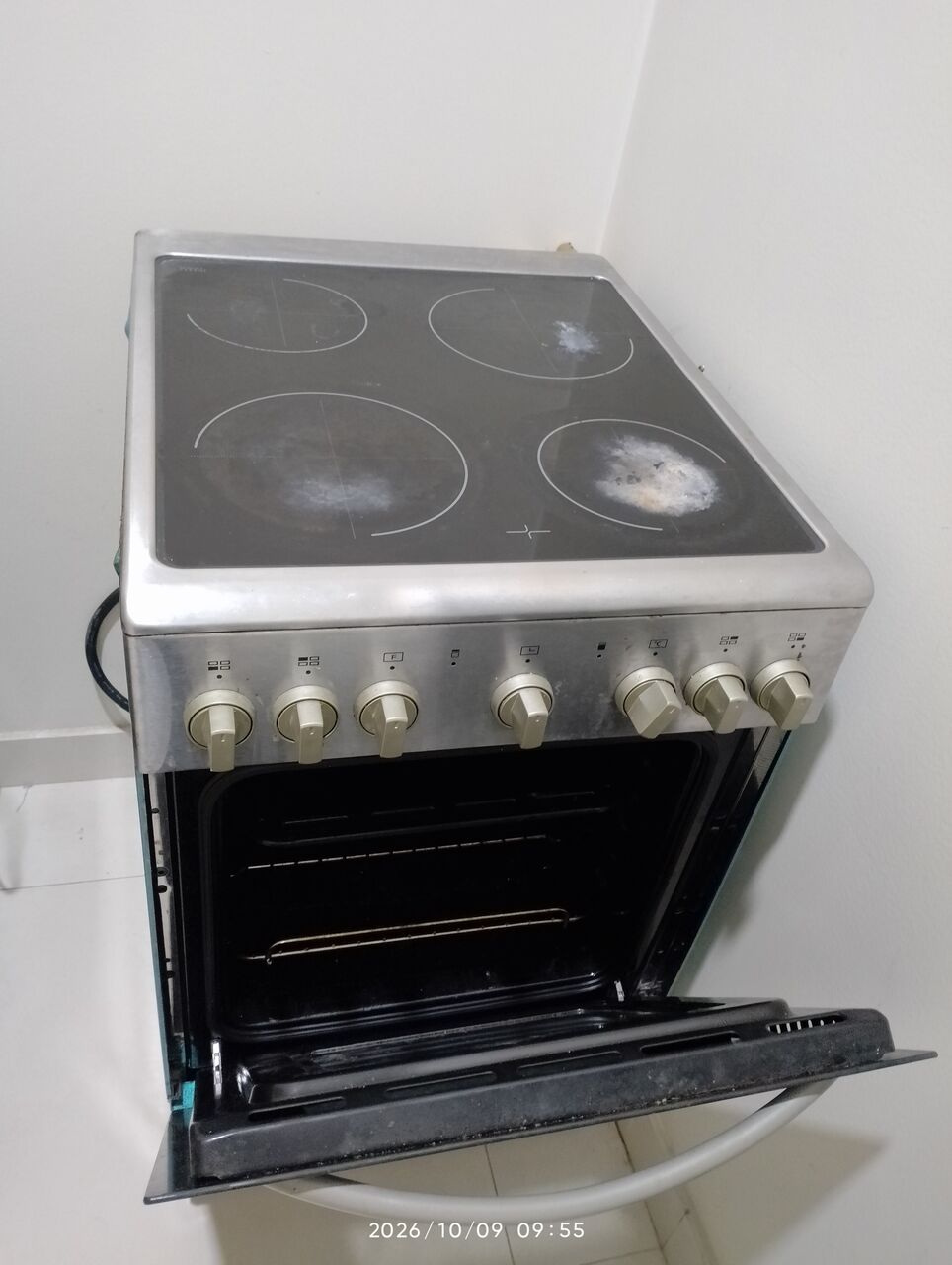 Juffair, Appliances, BHD 60,  Used But Good Condition Electric Cooker For Sale