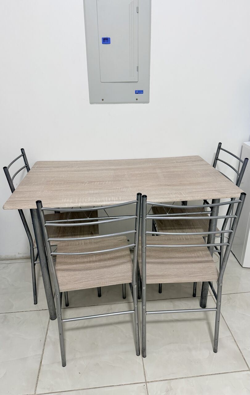 Jubail, Household Items, SAR 300,  Homebox Dining Table 4 Seater ( Neat & Clean)