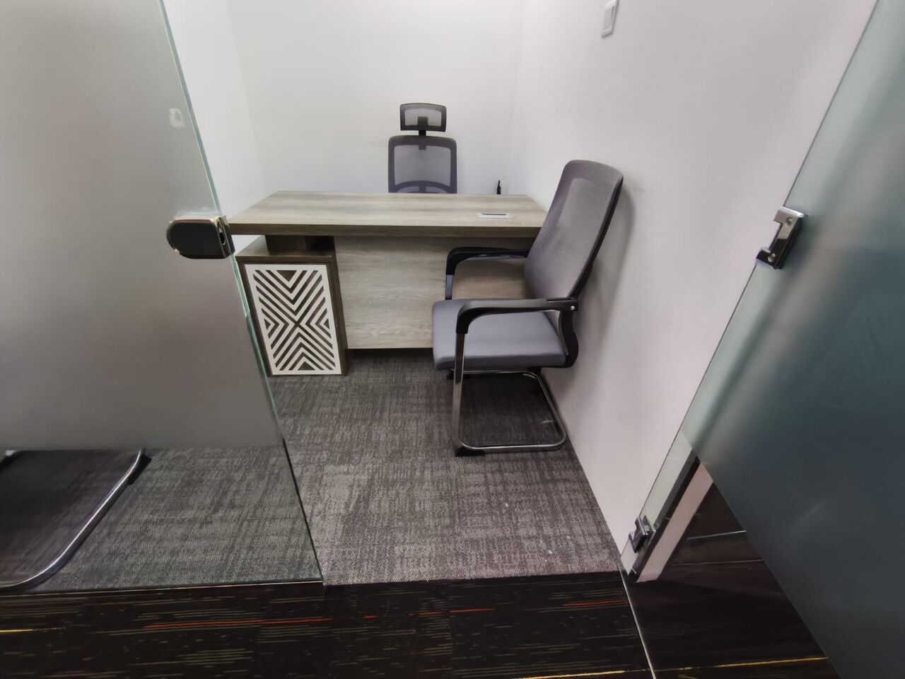 Deira, Offices, AED 14999,  100 Sq. Feet,  100 Sqft Small Office Available For Rent In Deira,Dubai