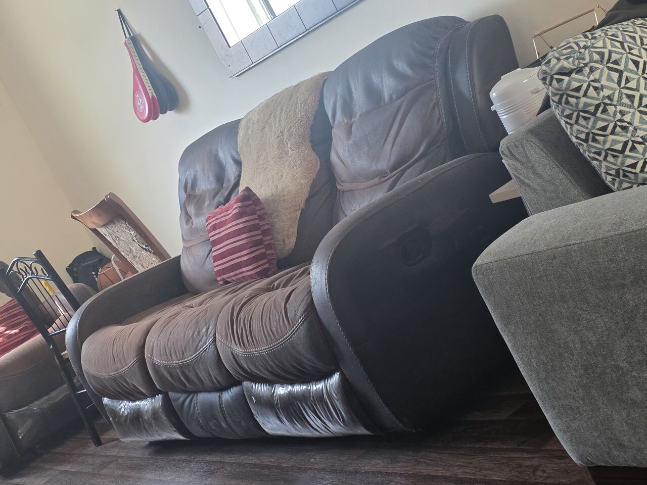 Khobar, Furniture, SAR 300,  3 Set Recliner
