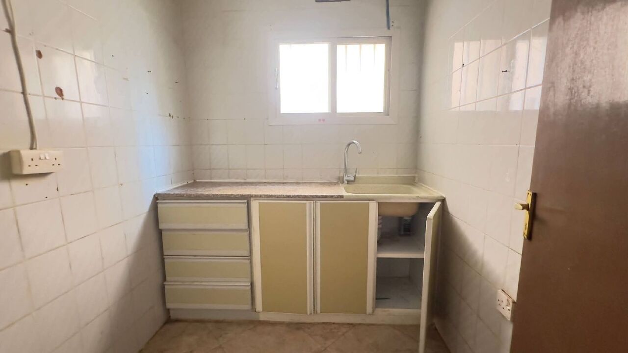 Manama, Apartments, Flats, Houses & Villas, BHD 90/month,  1 BR,  𝐄𝐱𝐡𝐢𝐛𝐢𝐭𝐢𝐨𝐧 𝐑𝐨𝐚𝐝:- 𝐒𝐩𝐚𝐜𝐢𝐨𝐮𝐬 𝐒𝐭𝐮