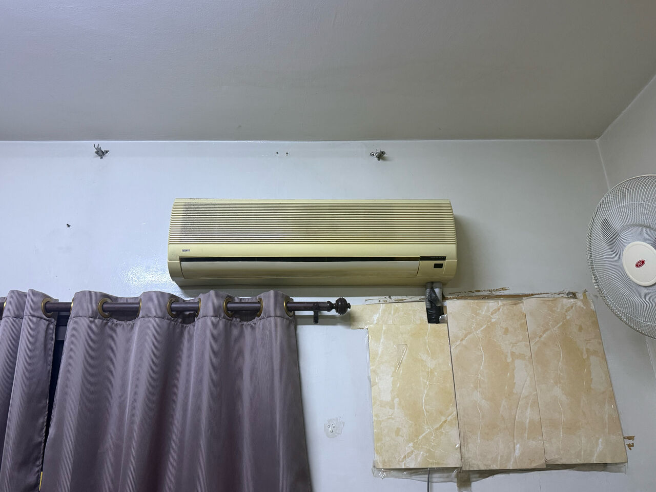 Riyadh, Air Conditioners, SAR 600,  Carrier 2 Ton Ac For Sale