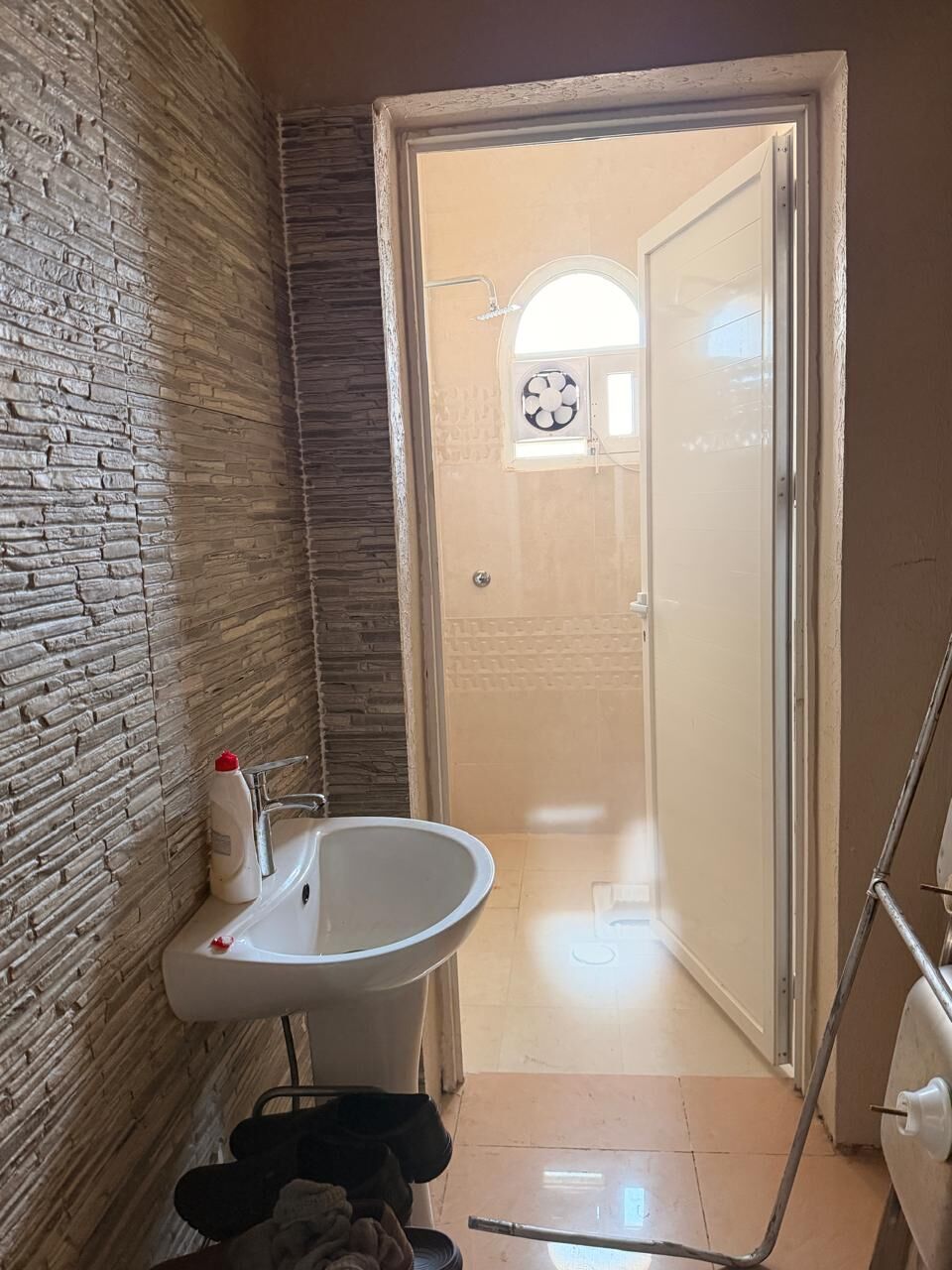 Jizan, Sublets, SAR 650/month,  1 BR,  1214 Sq. Feet,  Spacious Outer Room For University Faculty Only