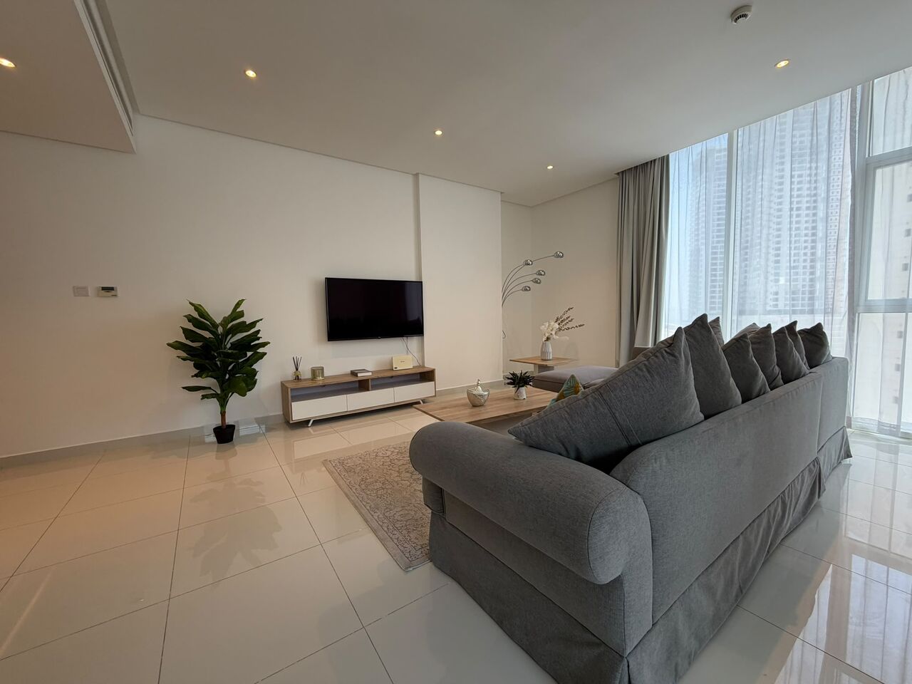 Juffair, Apartments, Flats, Houses & Villas, BHD 550/month,  Furnished,  2 BR,  Apartment For Rent In Juffair | Pool & Gym | Premium Facilities