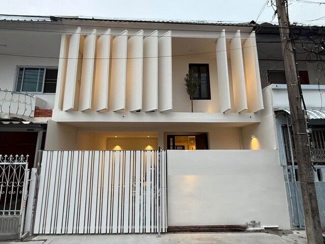 Bangkok, Real Estate For Sale, THB 4790000,  3 BR,  18 Sq. Feet,  ขายทาวน์โฮม 2 ชั้น Modern Minimal ลาดพร้าว 41 พร้อม