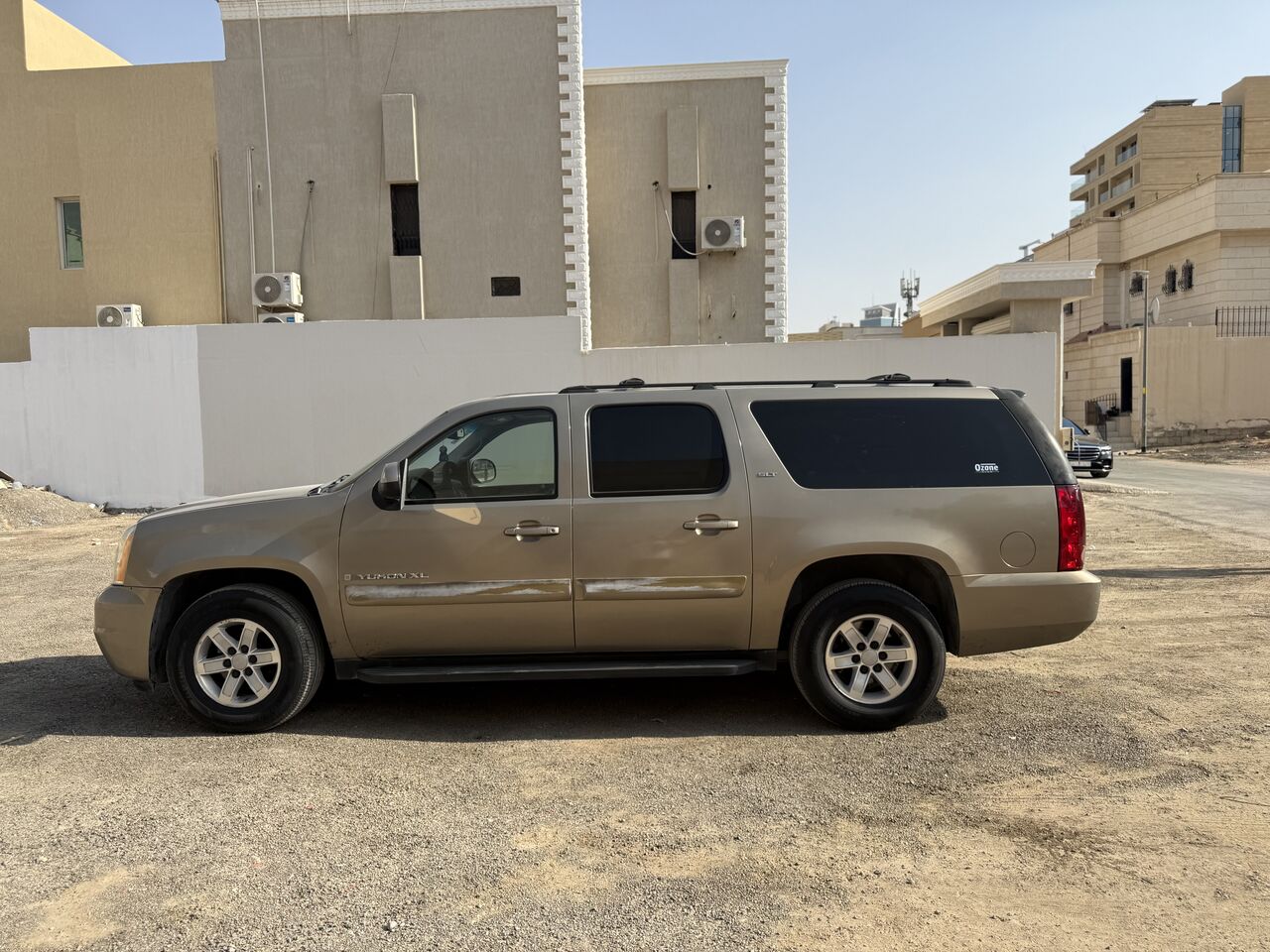 Riyadh, Vehicles, Cars & Trucks , SAR 24000,  Gmc Yukon XL,  2007,  Automatic,  233000 KM,